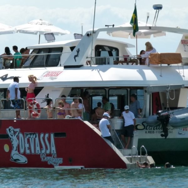 Charter 74 Cat 74 Santinna