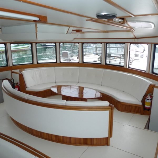 Charter 74 Cat 74 Santinna