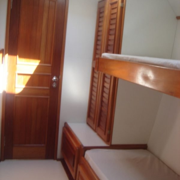 Charter 74 Cat 74 Santinna