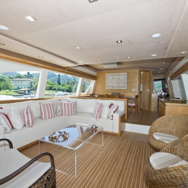 Charter 75 Ferretti 750 Serenissima Apres