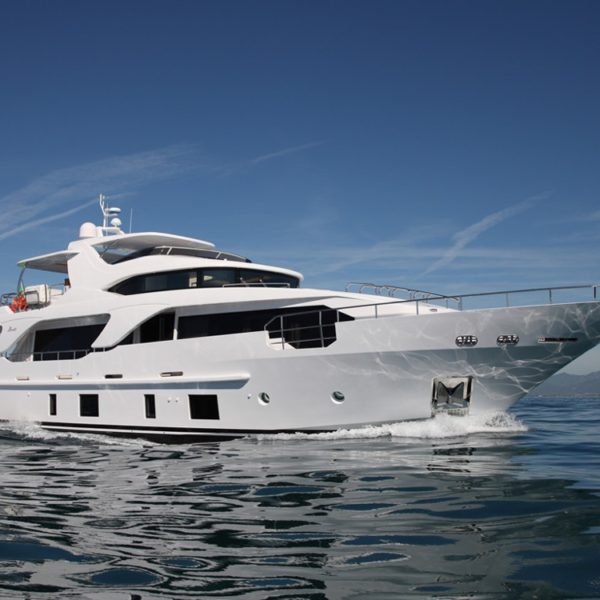 Charter Benetti 93 Zaphira