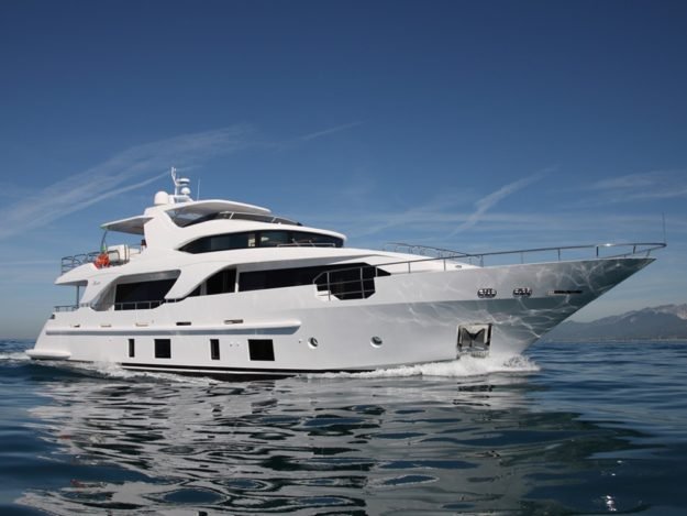 Charter Benetti 93 Zaphira