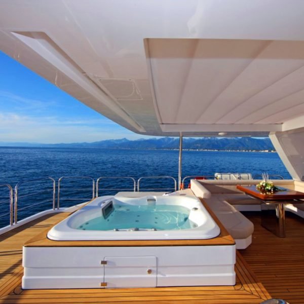 Charter Benetti 93 Zaphira