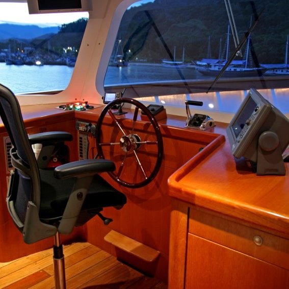 Charter Trawler 68