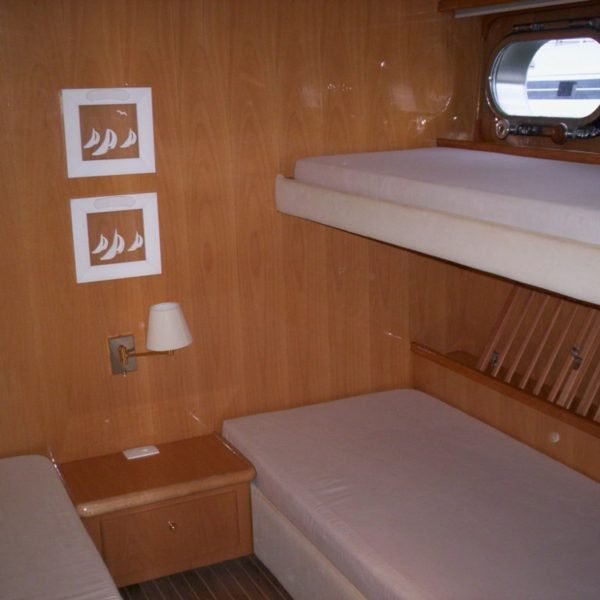 Charter Trawler 105 Cisne