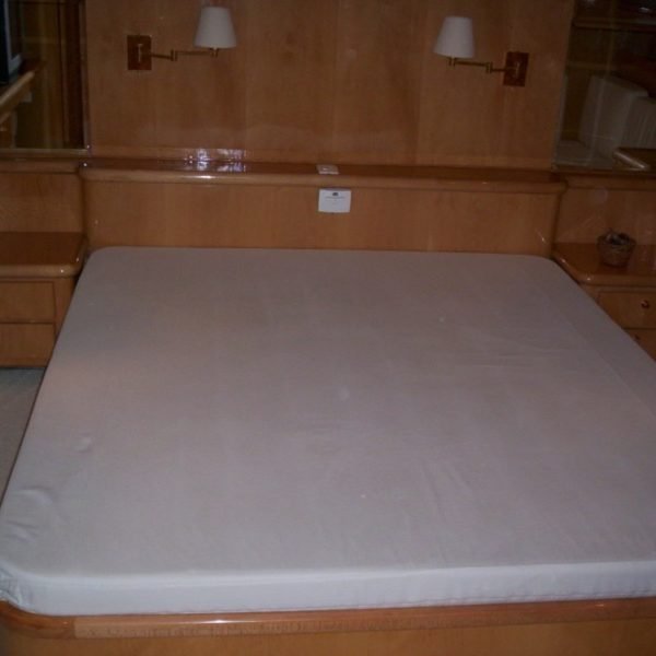 Charter Trawler 105 Cisne