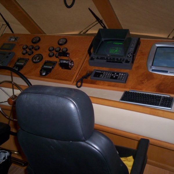 Charter Trawler 105 Cisne