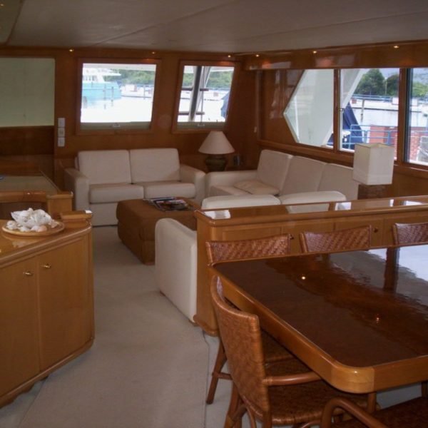Charter Trawler 105 Cisne