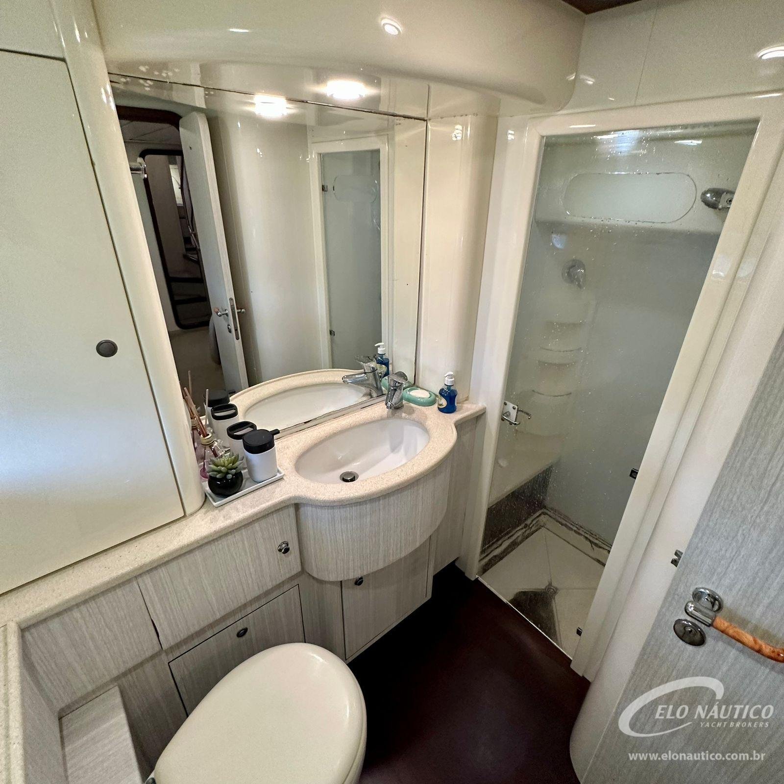 70 Ferretti 70 2005 EXPLORER (2)