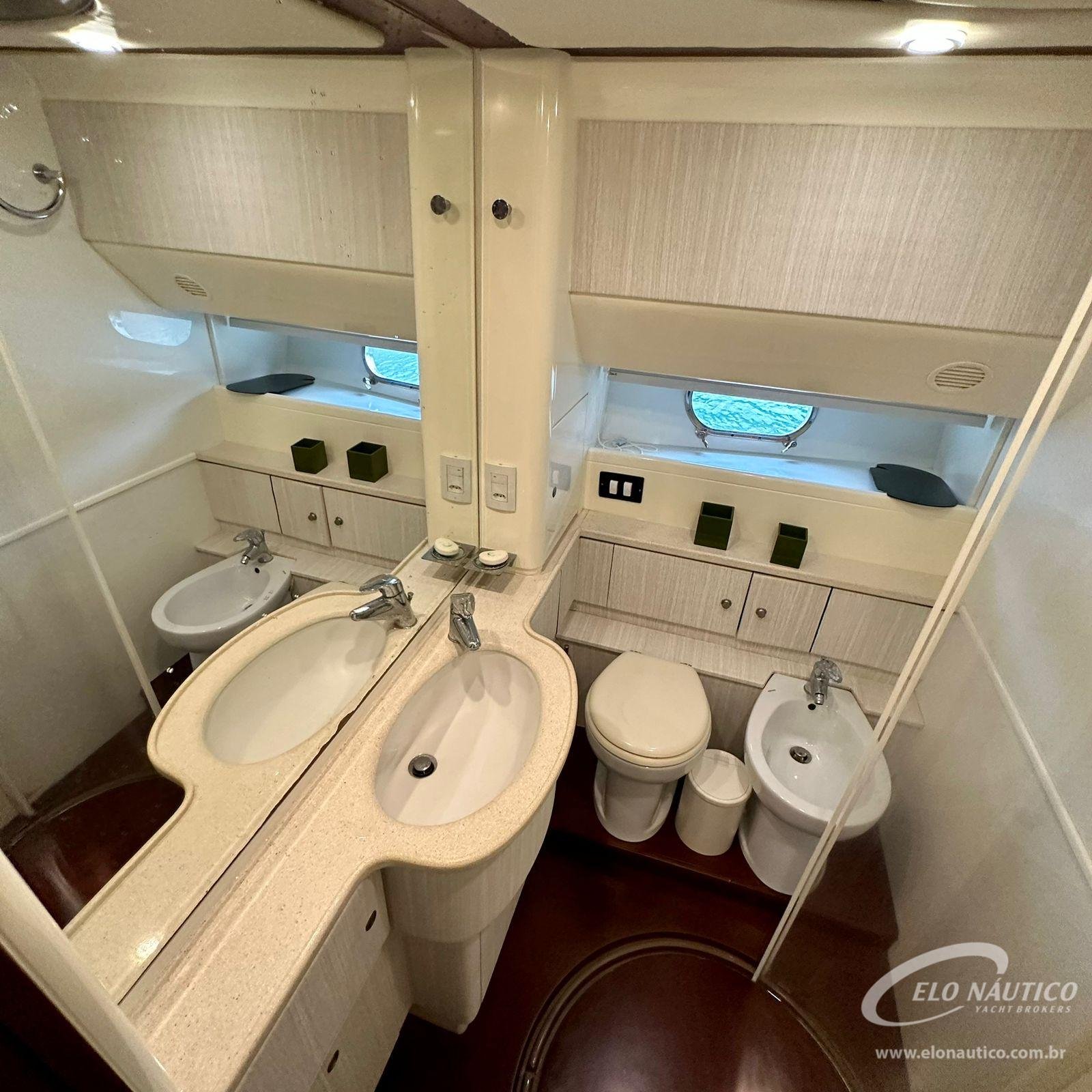 70 Ferretti 70 2005 EXPLORER (4)