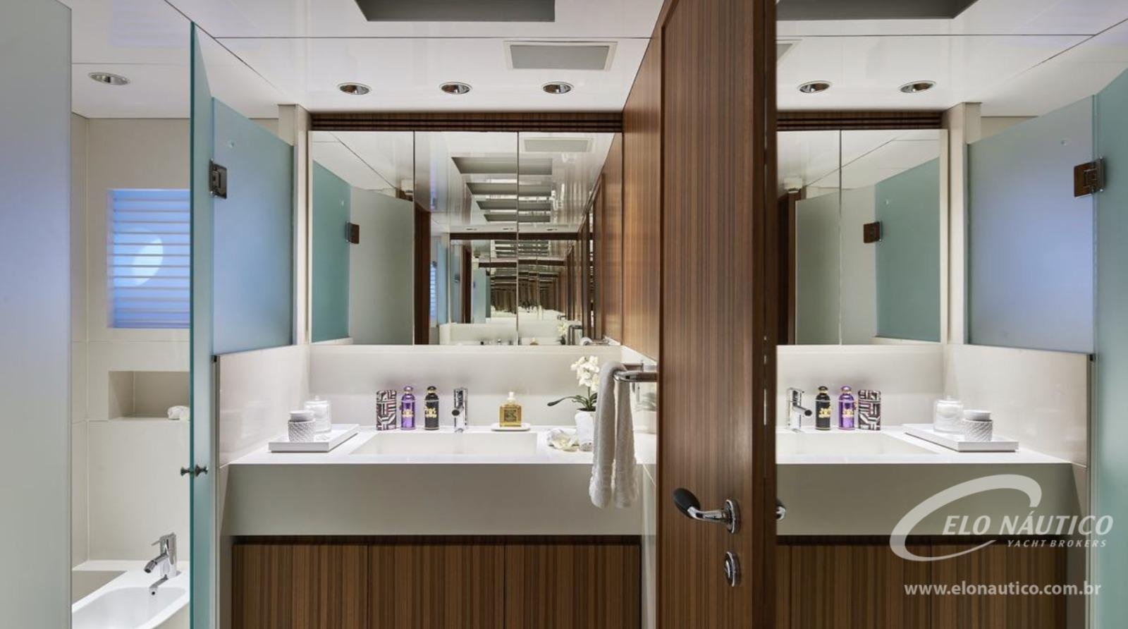 b5f892f9-fc4f-4dd7-94cc-698da79f844f